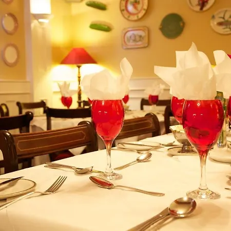 Hotel Tully's 3*