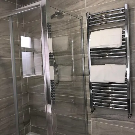 Hotel Tully's 3*
